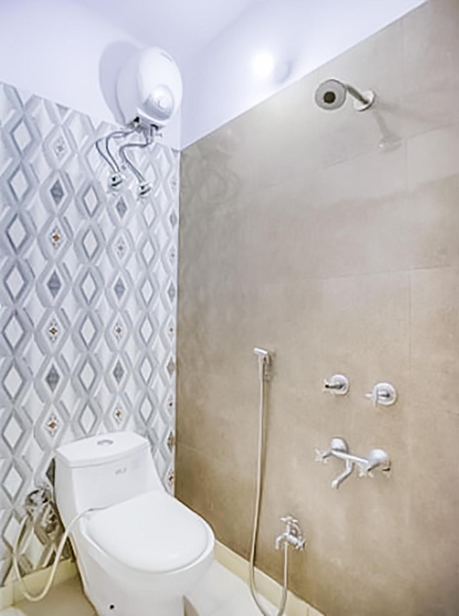 Blisbourn - Lajpat Nagar Hotel