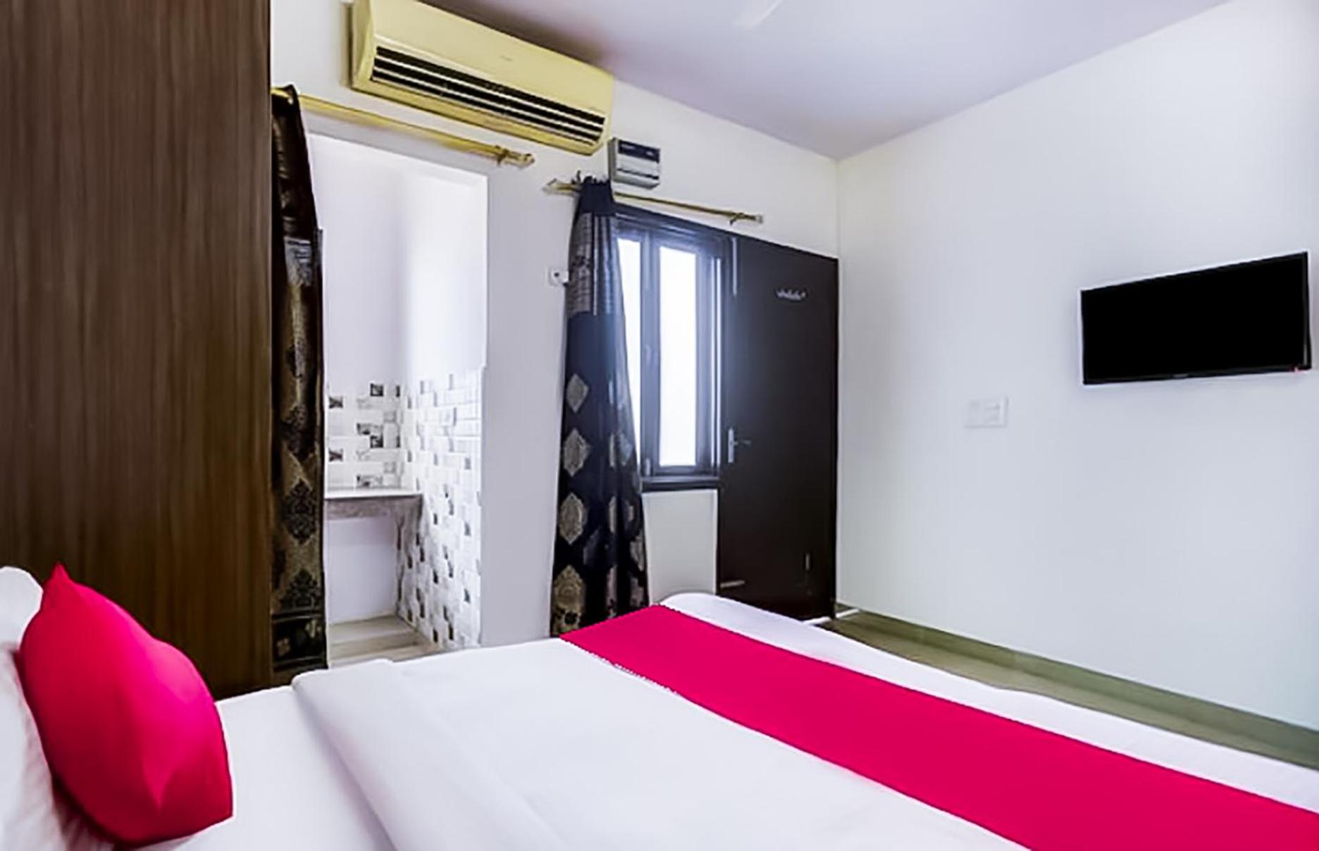 Blisbourn - Lajpat Nagar Hotel New Delhi