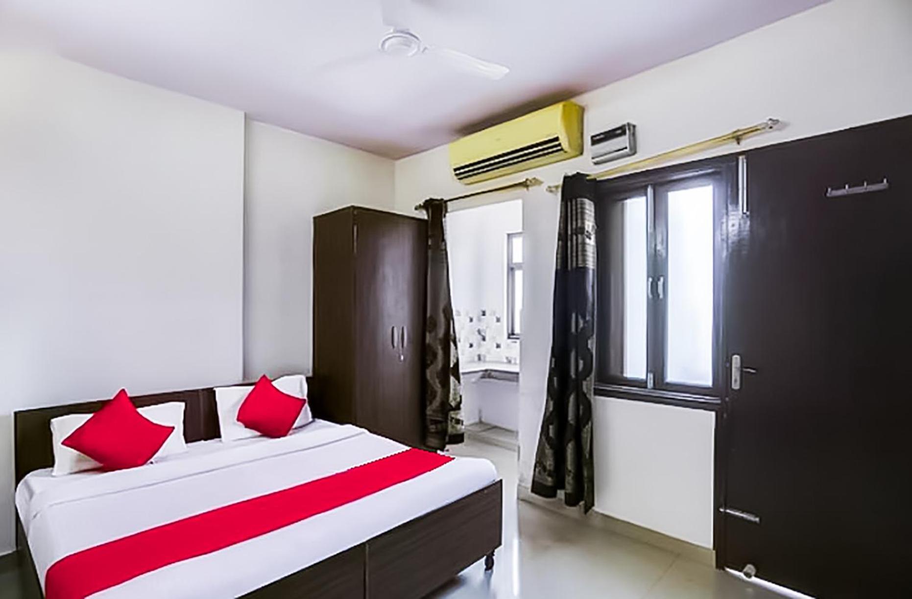 Hotel Blisbourn - Lajpat Nagar New Delhi