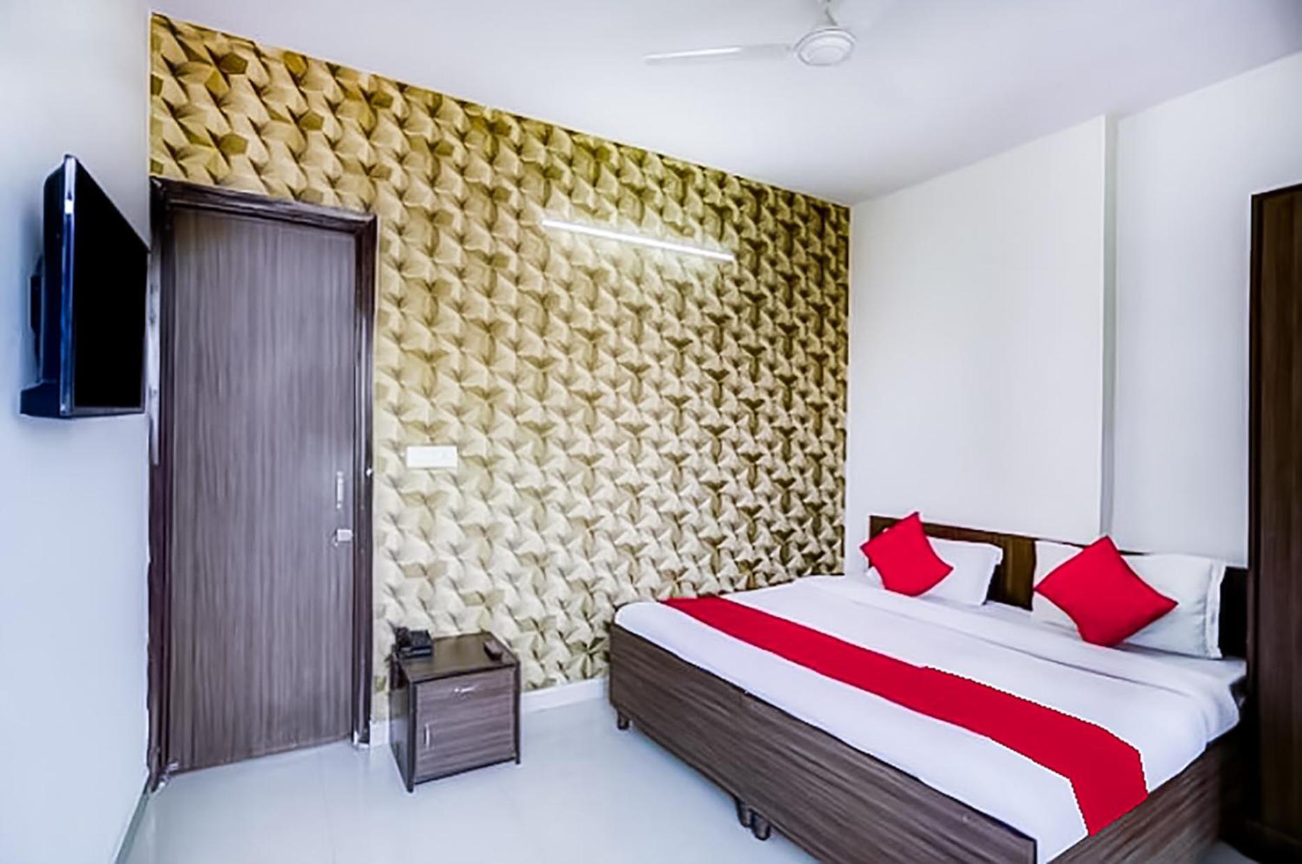 Hotel Blisbourn - Lajpat Nagar New Delhi