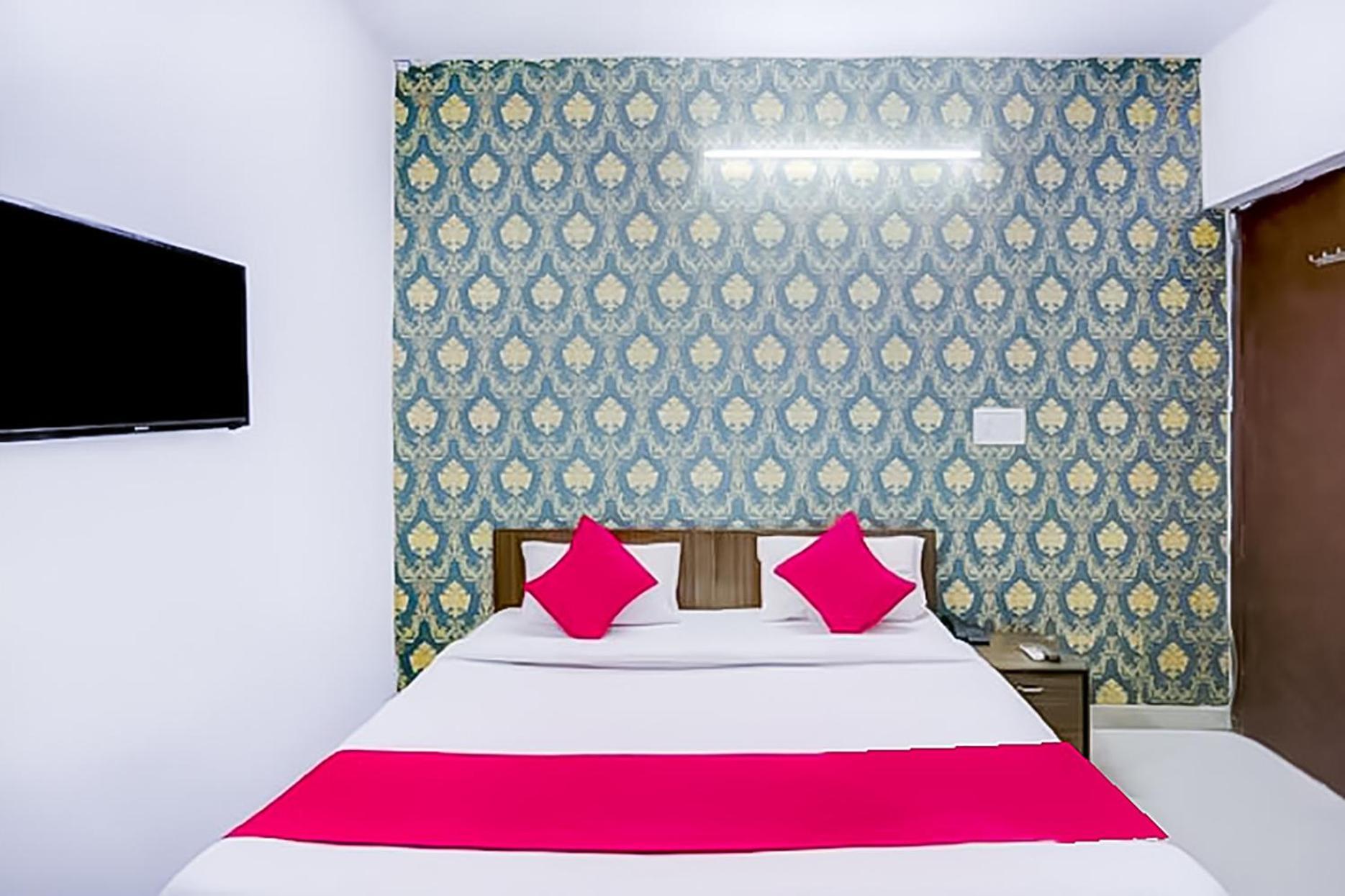 Blisbourn - Lajpat Nagar Hotel New Delhi