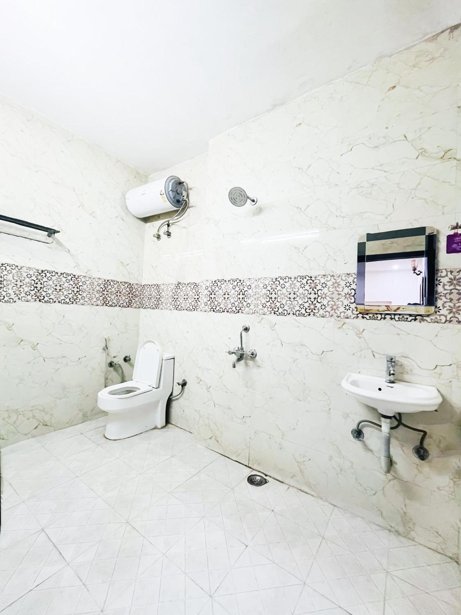 Blisbourn - Lajpat Nagar Hotel