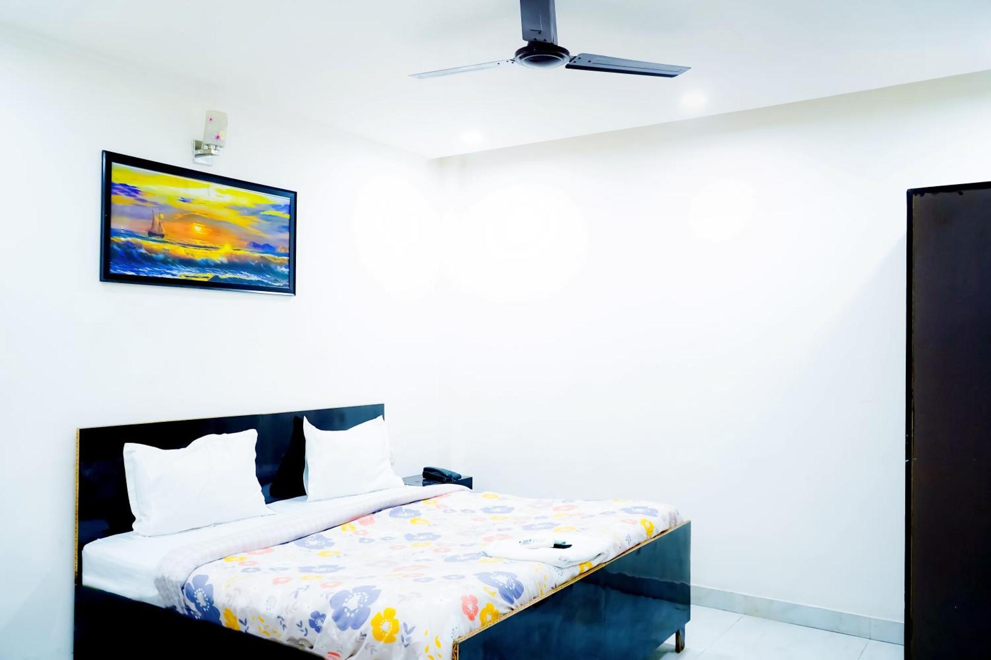 Blisbourn - Lajpat Nagar Hotel